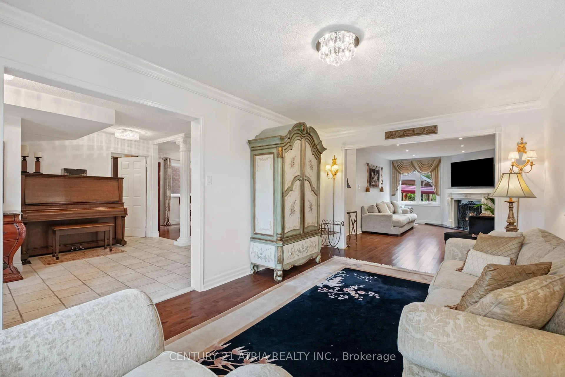 Photo 7 of 42 Fifefield Drive, Vaughan, Maple — HOMEH