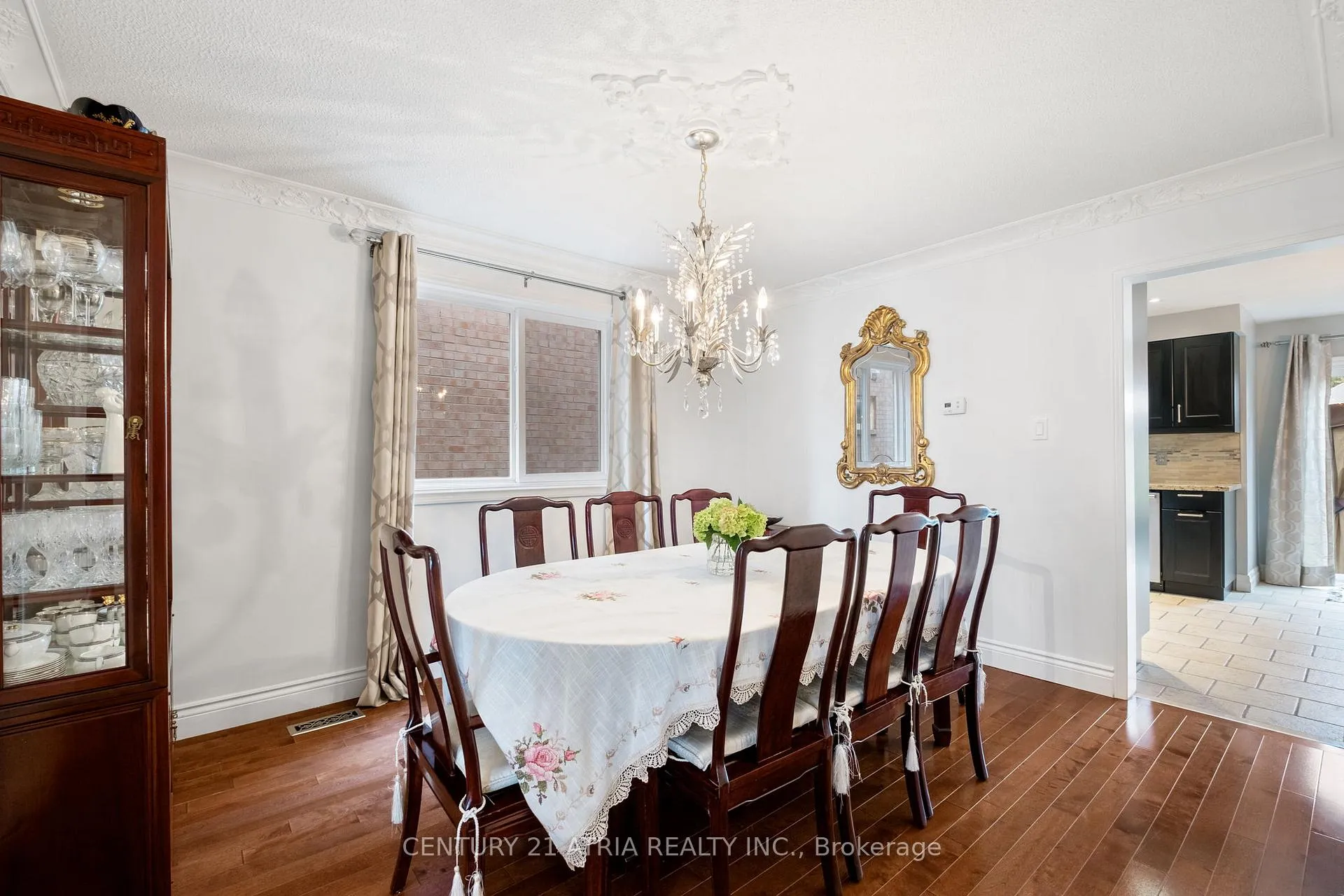 Photo 11 of 42 Fifefield Drive, Vaughan, Maple — HOMEH