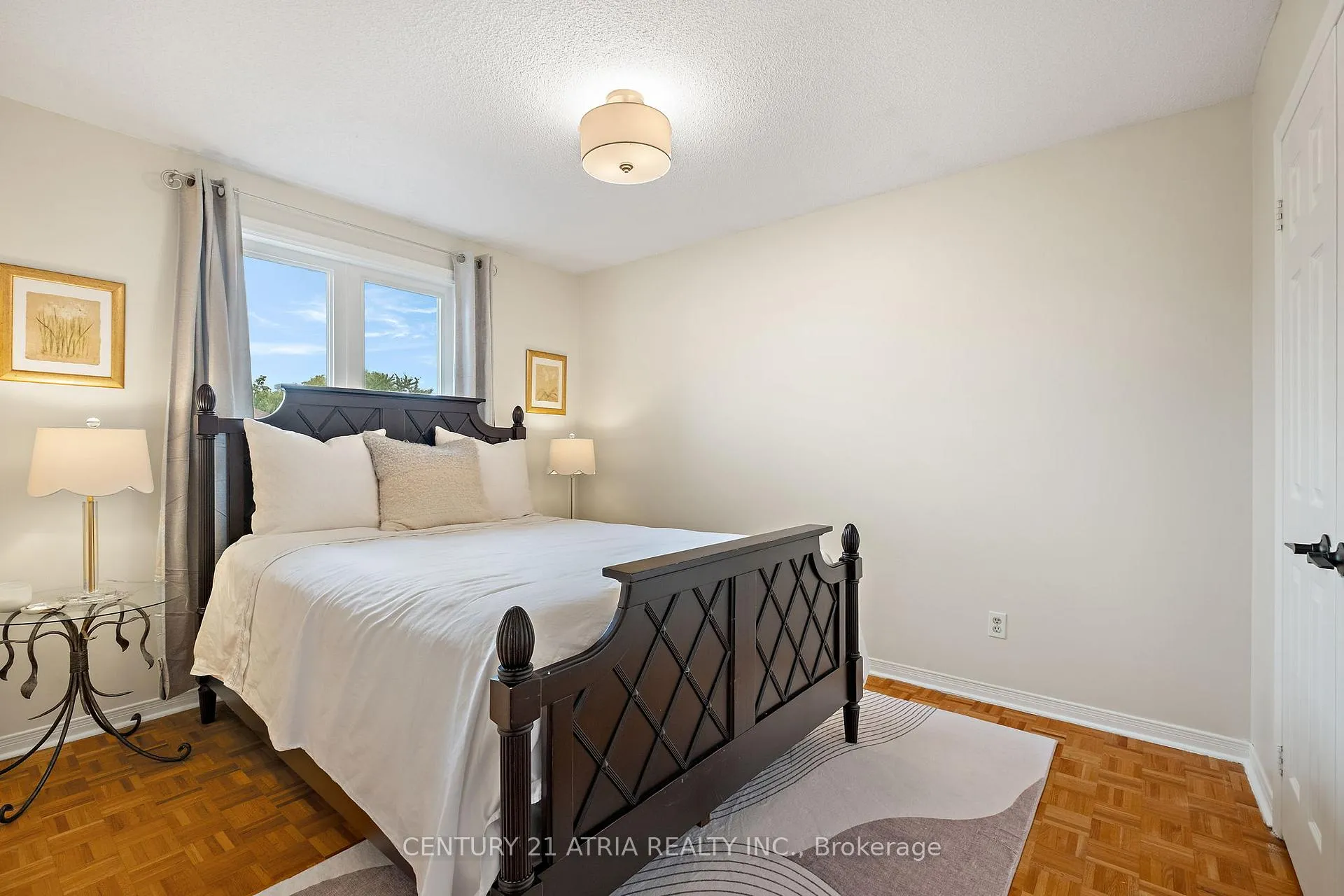 Photo 17 of 42 Fifefield Drive, Vaughan, Maple — HOMEH