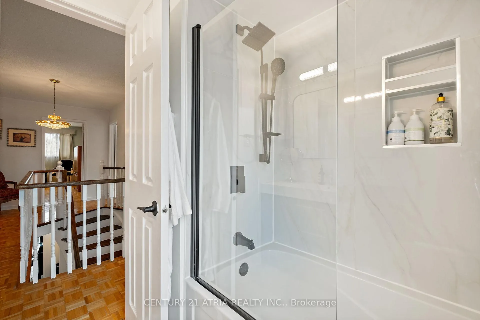 Photo 20 of 42 Fifefield Drive, Vaughan, Maple — HOMEH