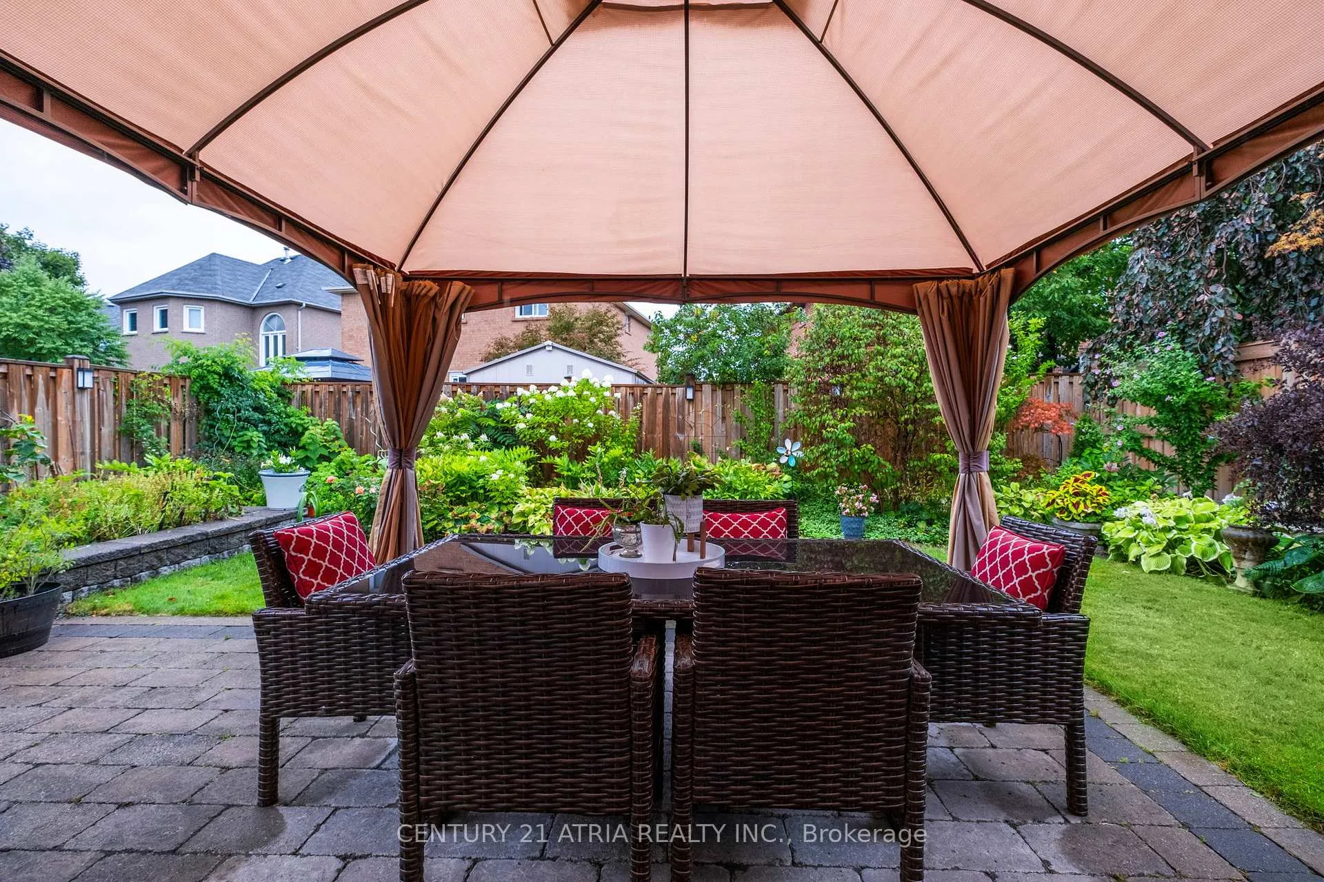 Photo 28 of 42 Fifefield Drive, Vaughan, Maple — HOMEH
