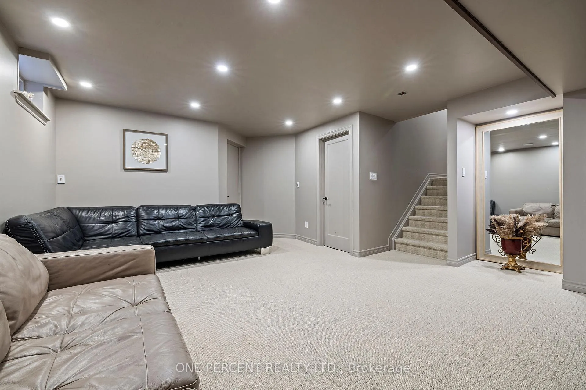 Photo 9 of 71 Stonepine Crescent, Hamilton, Kernighan — HOMEH