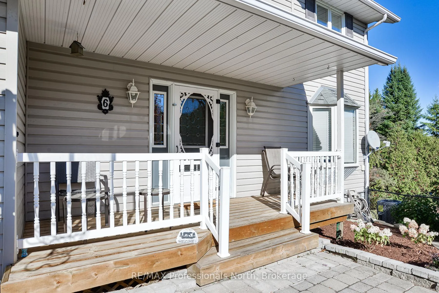 Photo 2 of 6 Lankin Avenue, Bracebridge, Monck (Bracebridge) — HOMEH