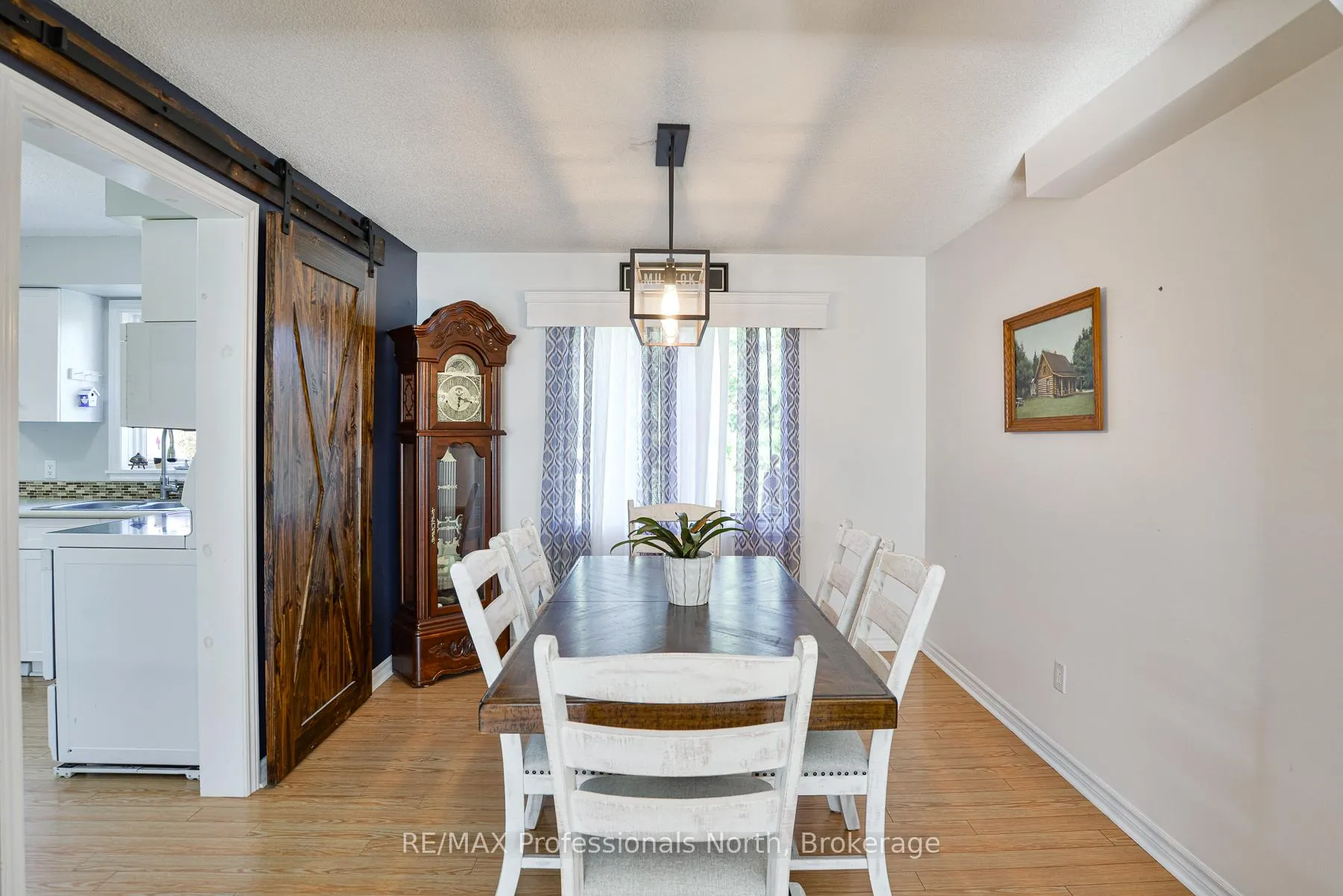 Photo 5 of 6 Lankin Avenue, Bracebridge, Monck (Bracebridge) — HOMEH