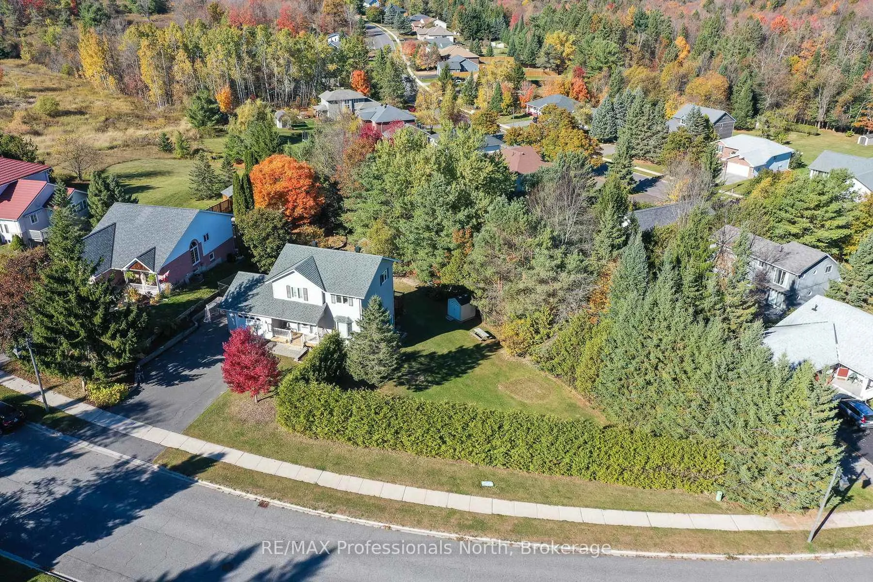 Photo 21 of 6 Lankin Avenue, Bracebridge, Monck (Bracebridge) — HOMEH