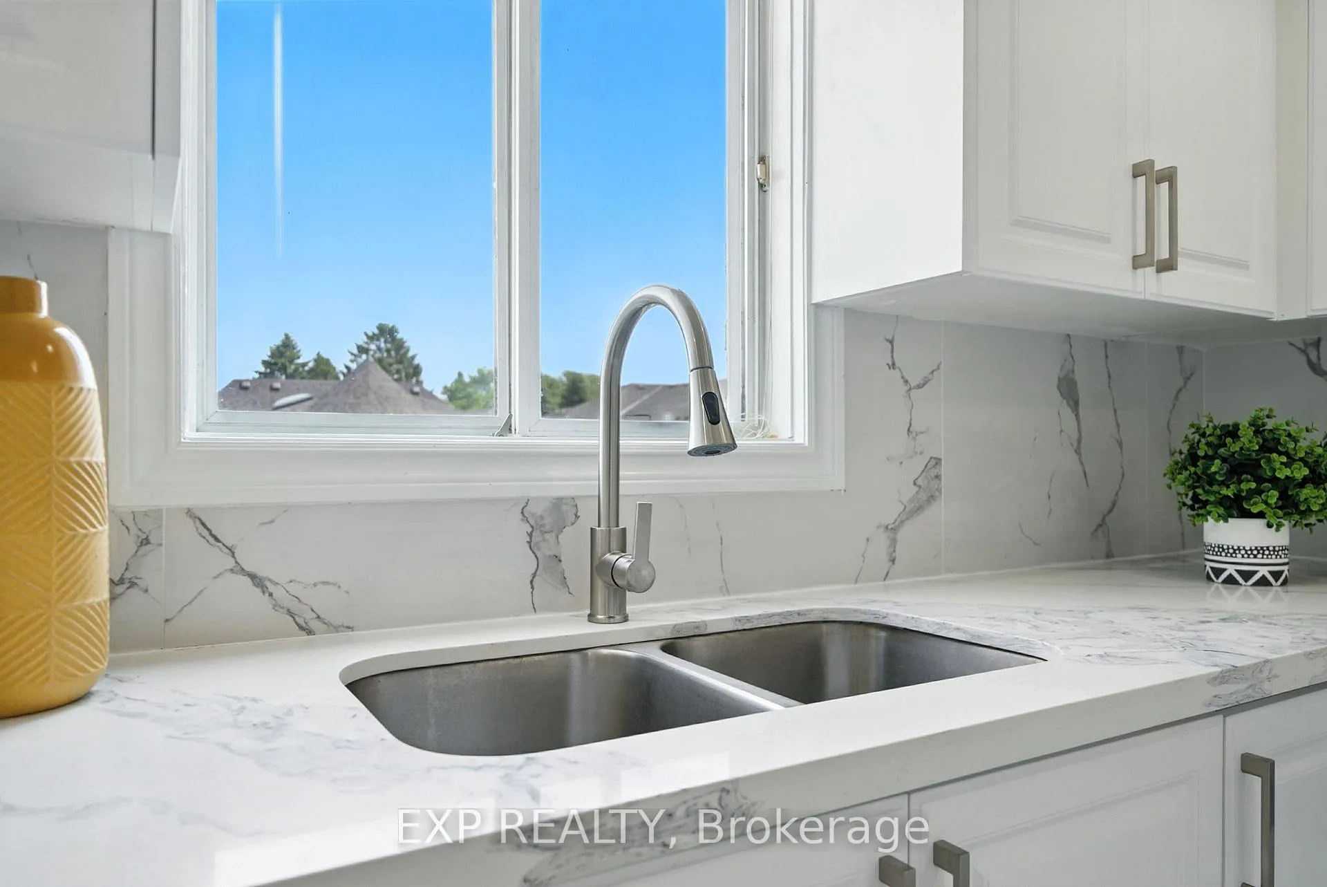 Photo 10 of 503 Broadgreen Street, Pickering, West Shore — HOMEH