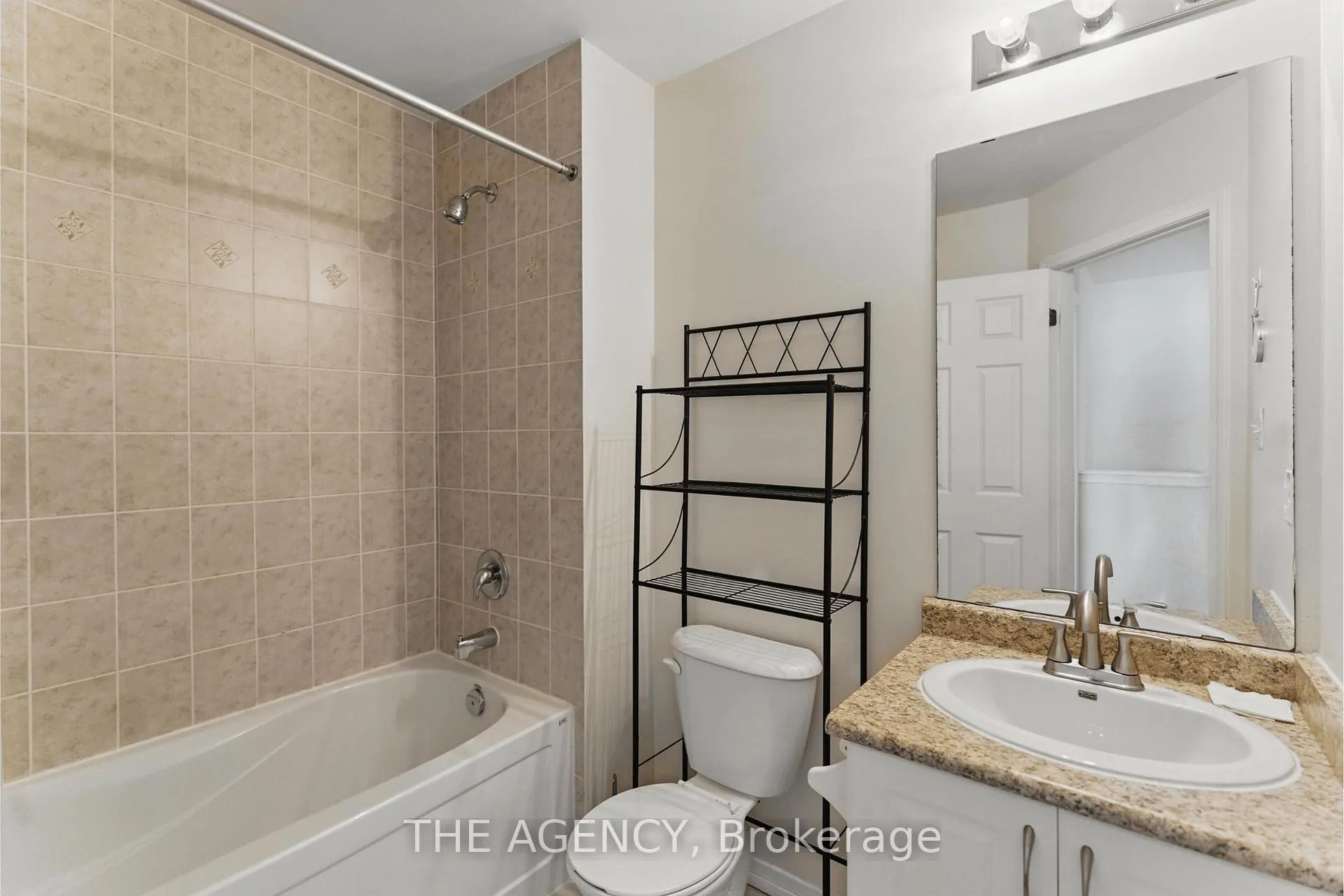 Photo 16 of 9 Lynch Crescent, Hamilton, Binbrook — HOMEH