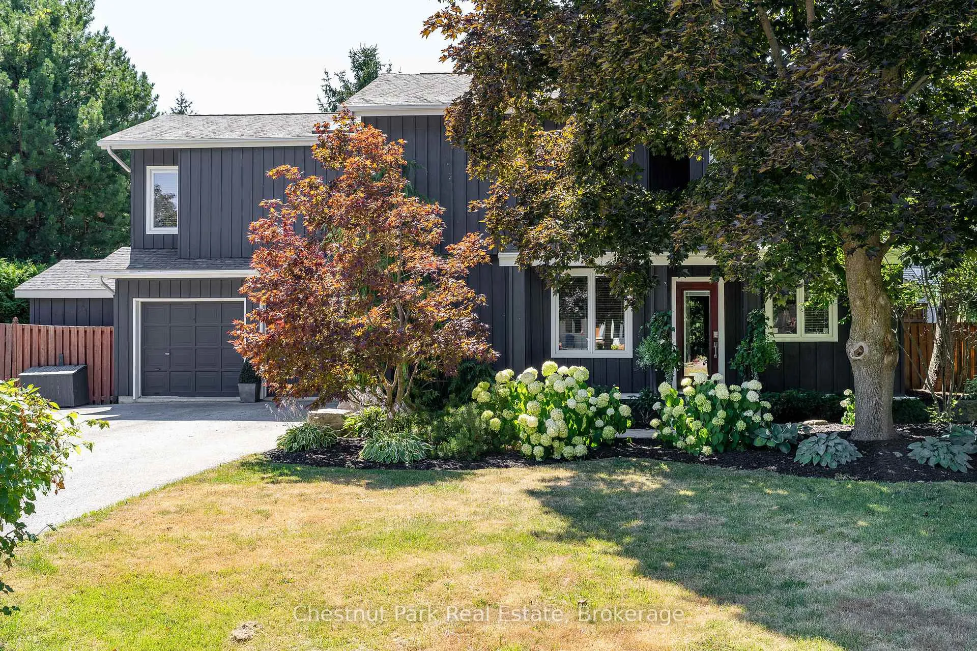 Photo 2 of 133 Carmichael Crescent, Blue Mountains — HOMEH