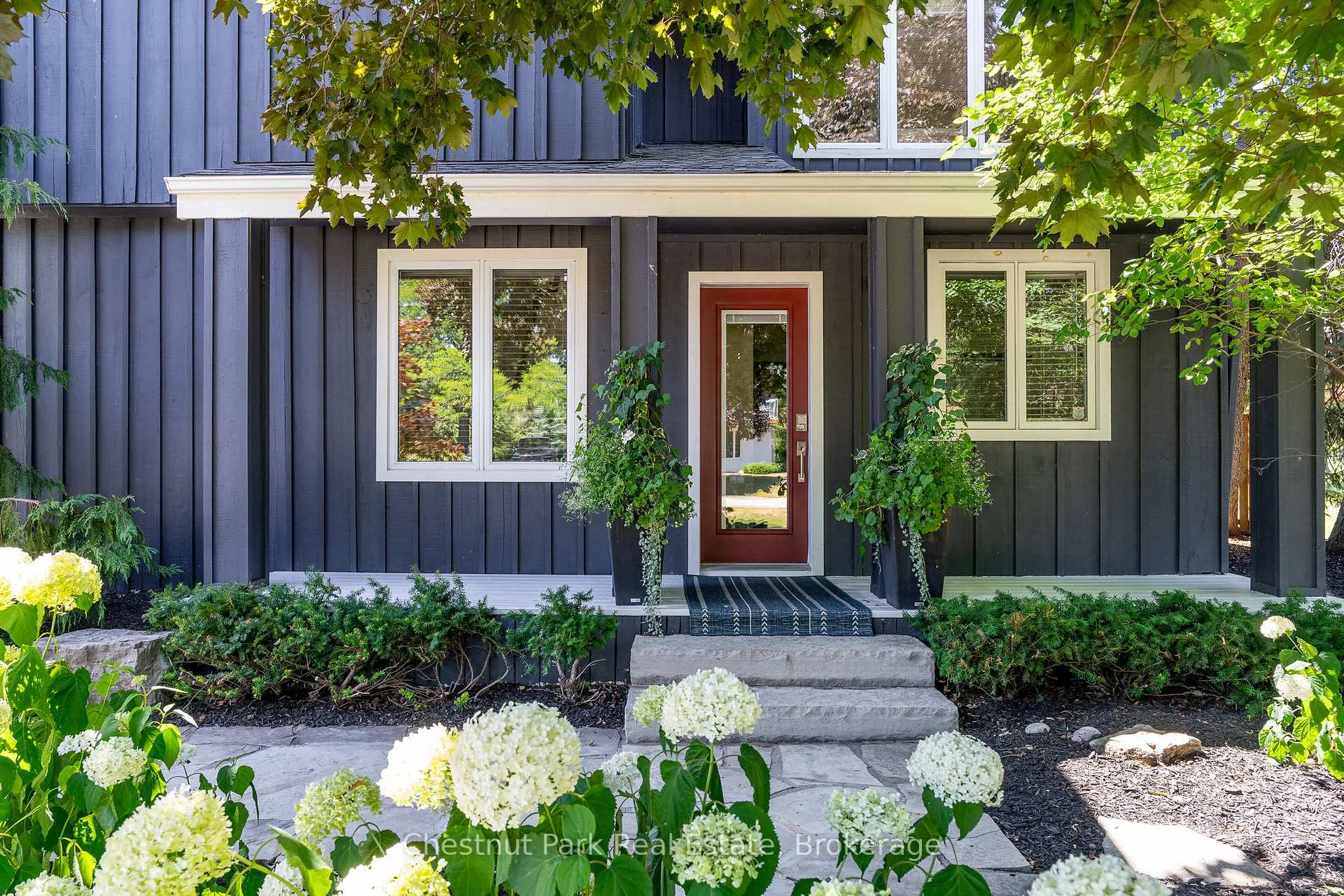 Photo 5 of 133 Carmichael Crescent, Blue Mountains — HOMEH
