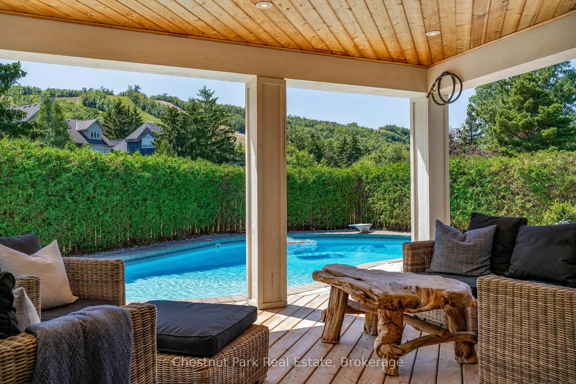 Photo 10 of 133 Carmichael Crescent, Blue Mountains — HOMEH
