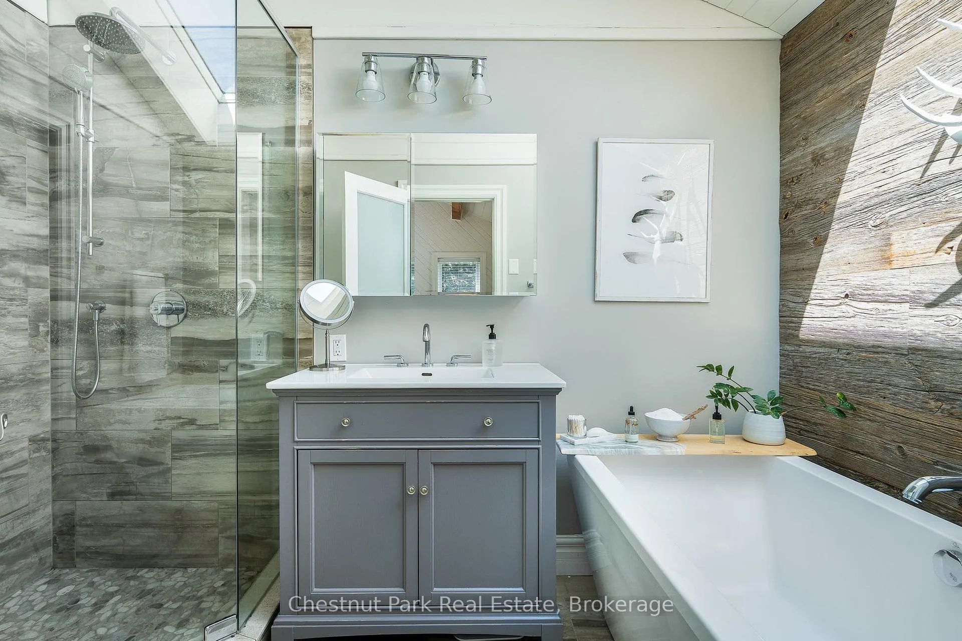 Photo 44 of 133 Carmichael Crescent, Blue Mountains — HOMEH