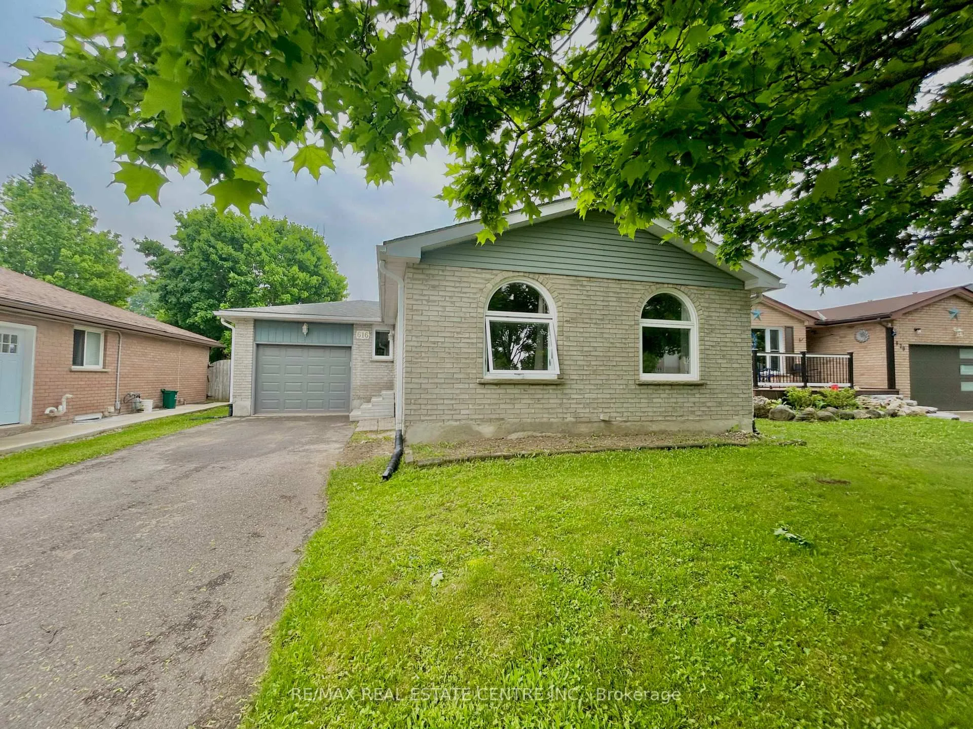 Photo 2 of 616 Canfield Place, Shelburne — HOMEH