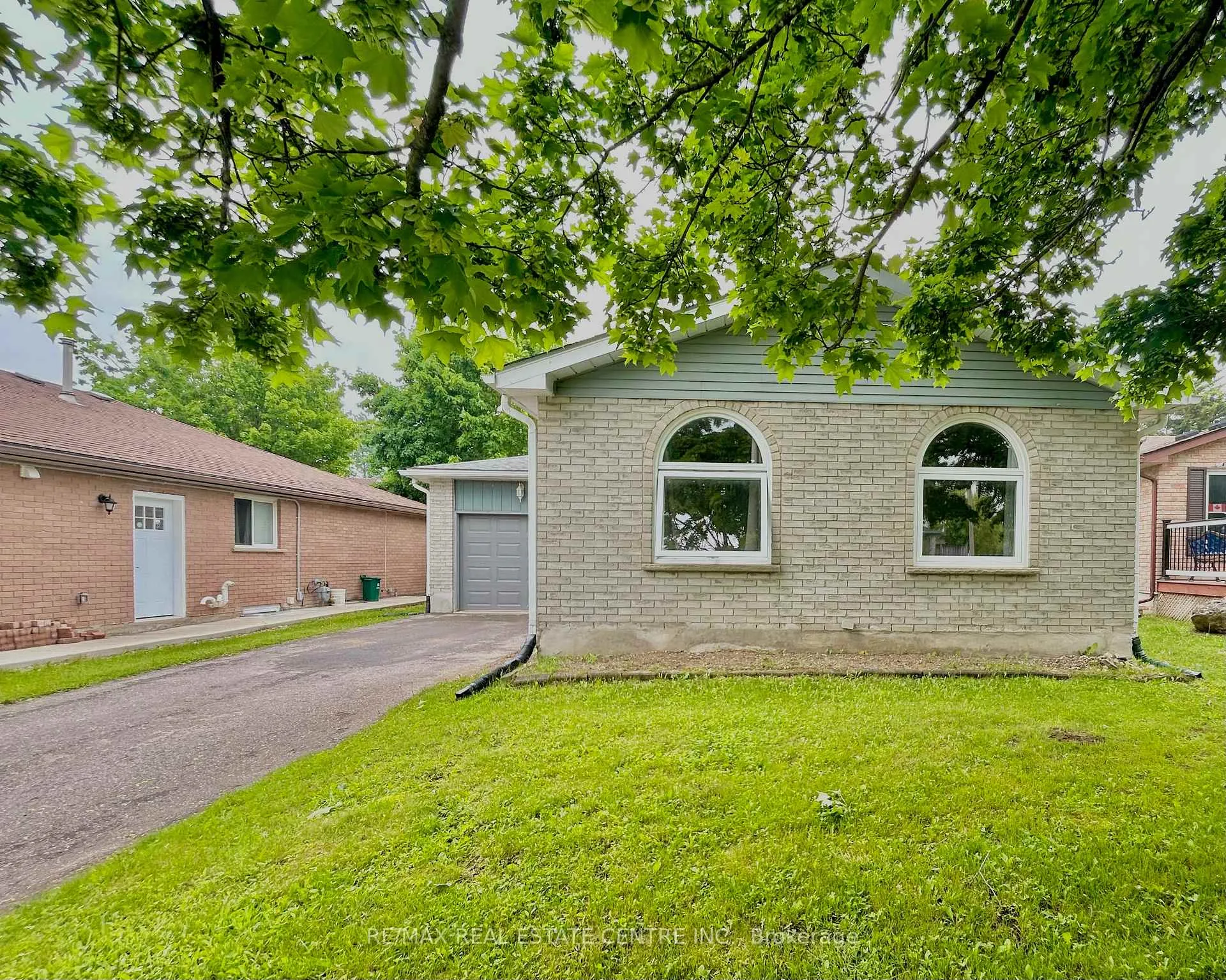Photo 3 of 616 Canfield Place, Shelburne — HOMEH