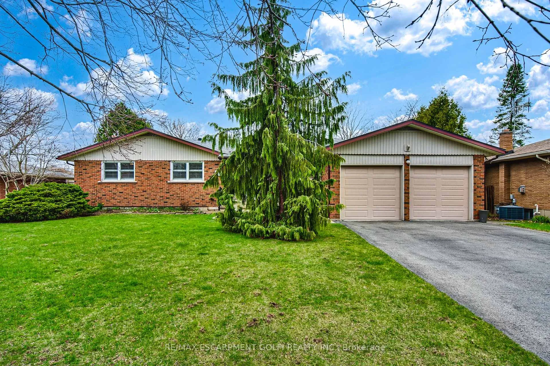 Photo 2 of 57 Richelieu Drive, St. Catharines, Vine/Linwell — HOMEH