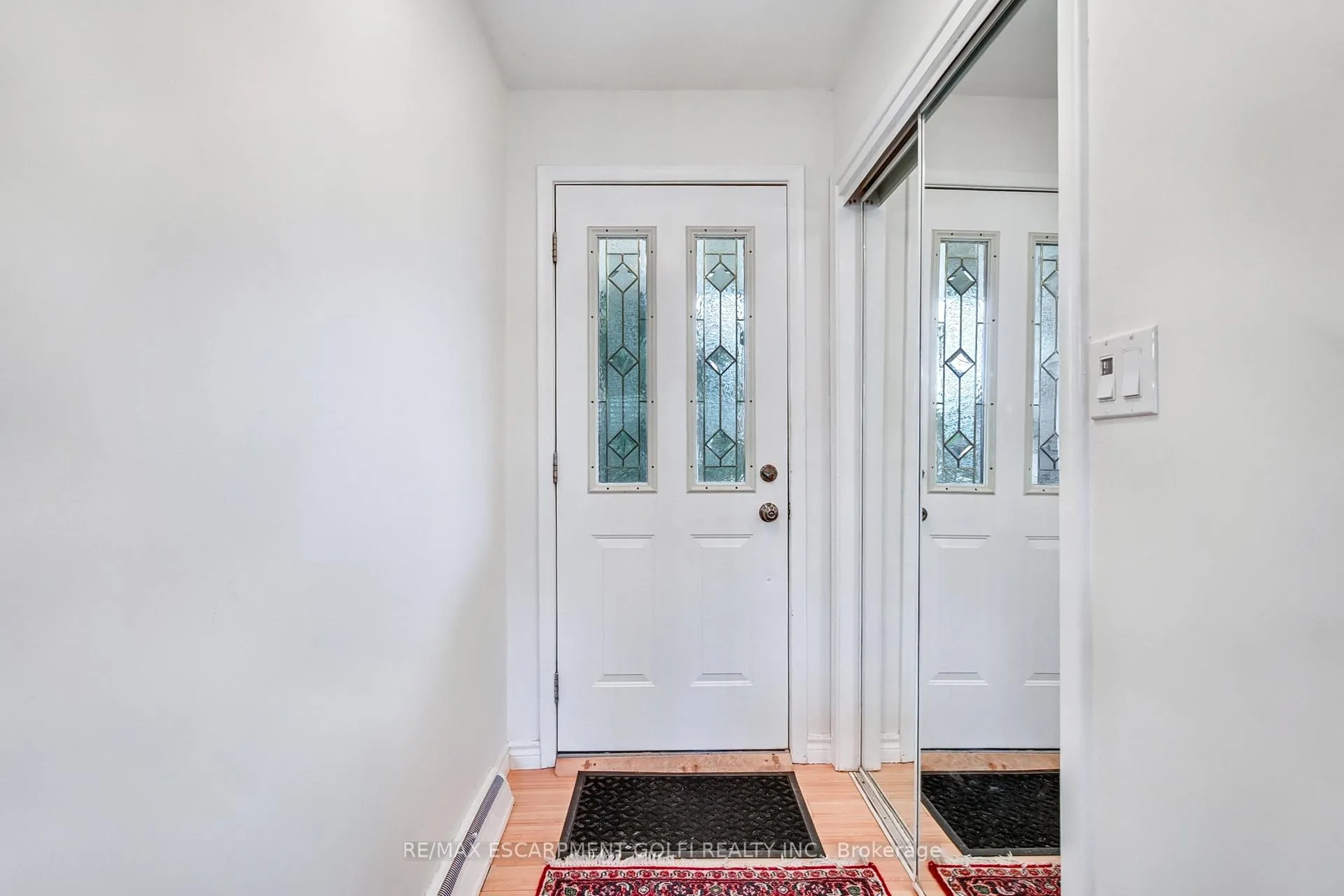 Photo 5 of 57 Richelieu Drive, St. Catharines, Vine/Linwell — HOMEH