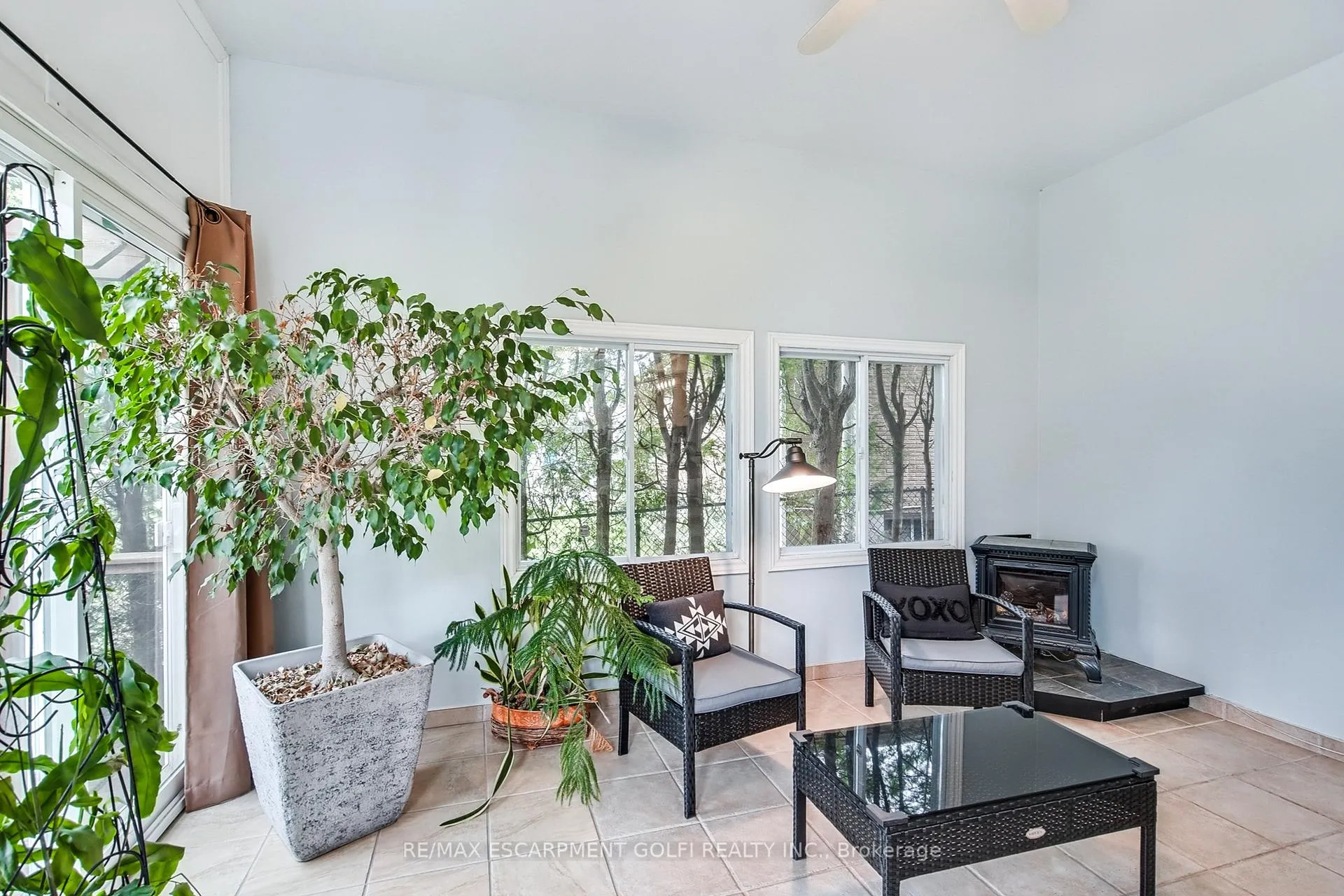 Photo 13 of 57 Richelieu Drive, St. Catharines, Vine/Linwell — HOMEH