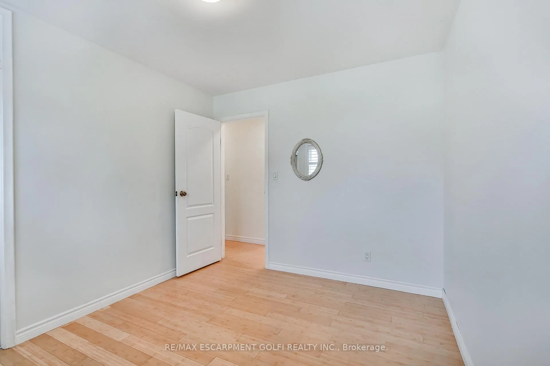 Photo 20 of 57 Richelieu Drive, St. Catharines, Vine/Linwell — HOMEH