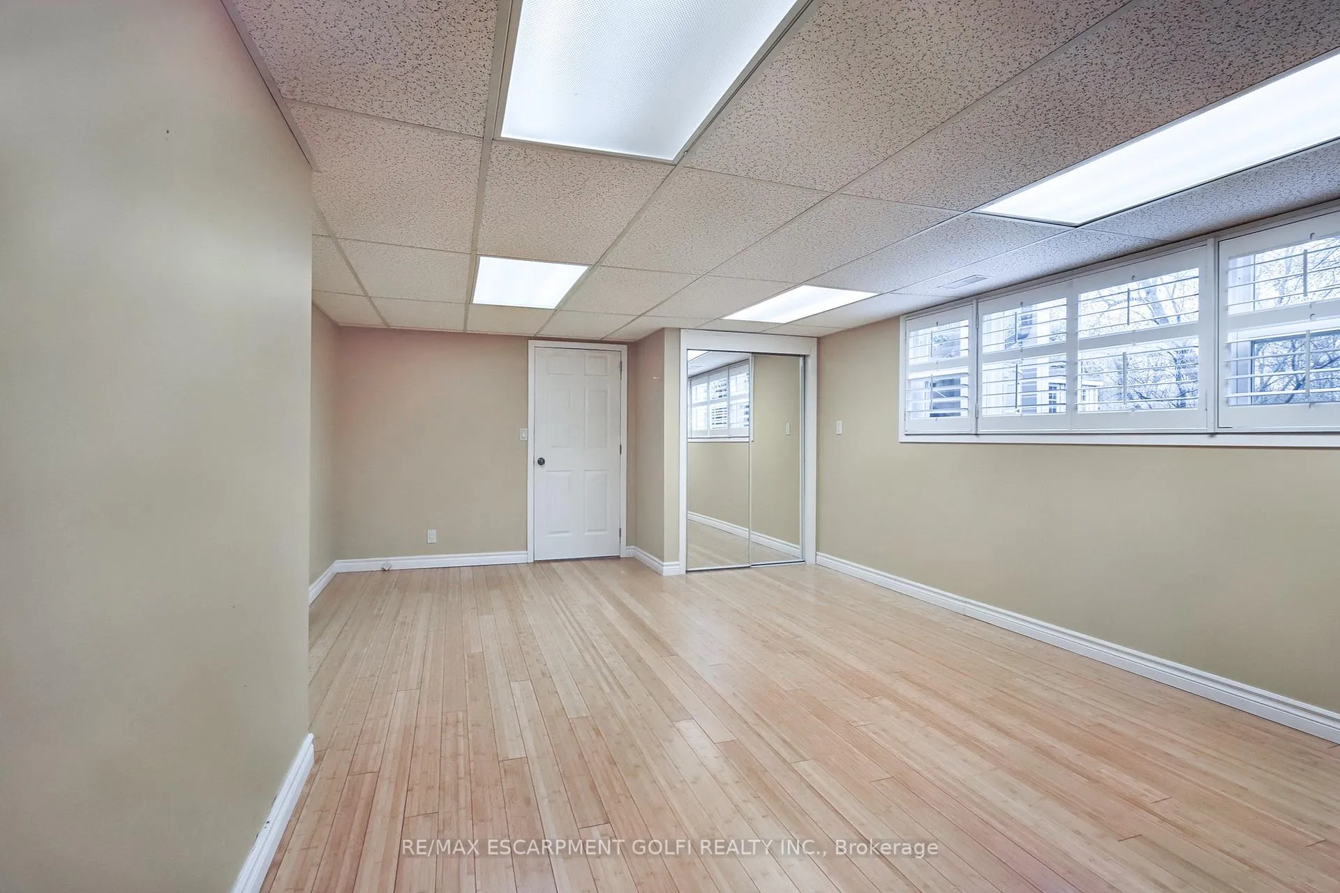 Photo 32 of 57 Richelieu Drive, St. Catharines, Vine/Linwell — HOMEH