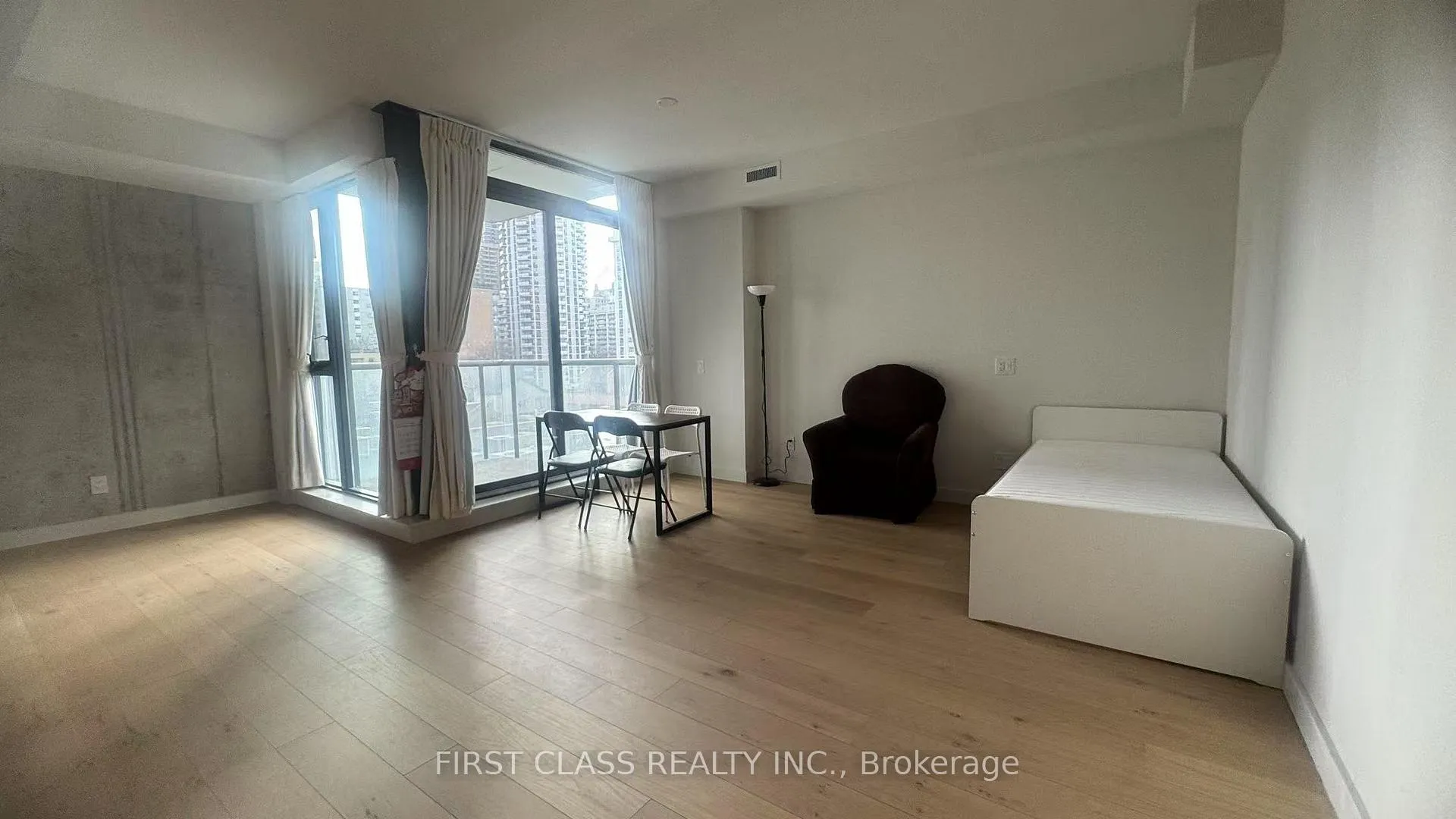 Photo 4 of Unit 404, 81 Wellesley Street S, Toronto, Church-Yonge Corridor — HOMEH