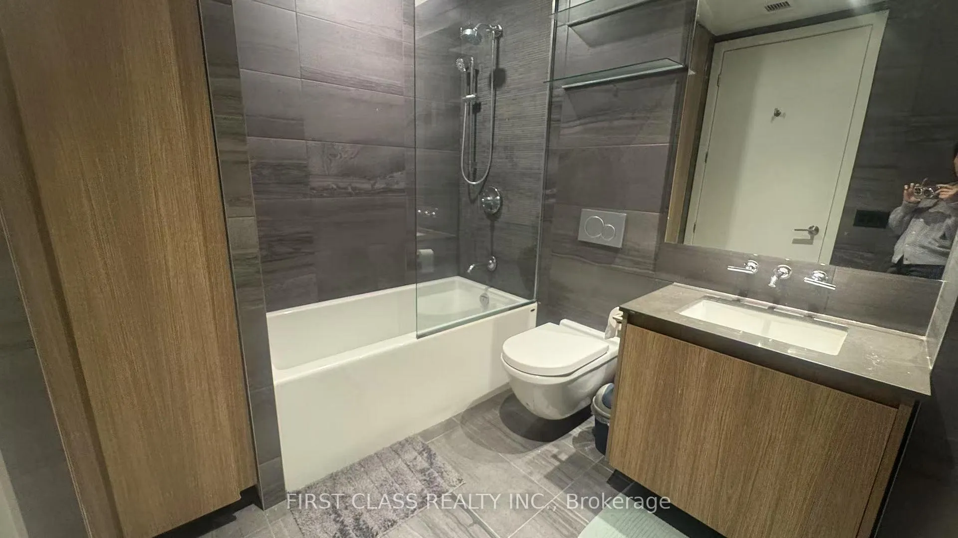Photo 10 of Unit 404, 81 Wellesley Street S, Toronto, Church-Yonge Corridor — HOMEH