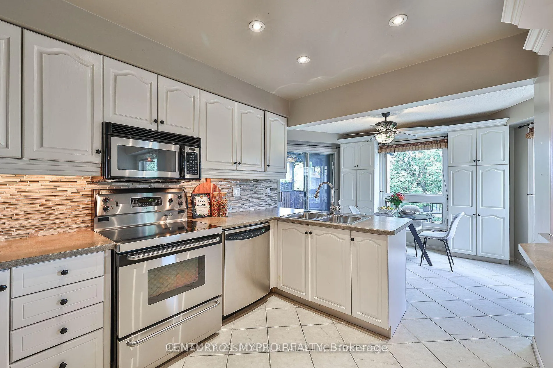 Photo 2 of Unit Room 2, 20 Wright Crescent, Ajax, Central — HOMEH