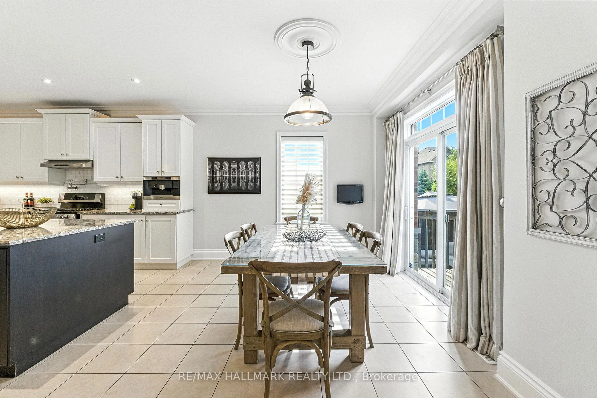 Photo 10 of 2 Noce Way, Vaughan, Vellore Village — HOMEH