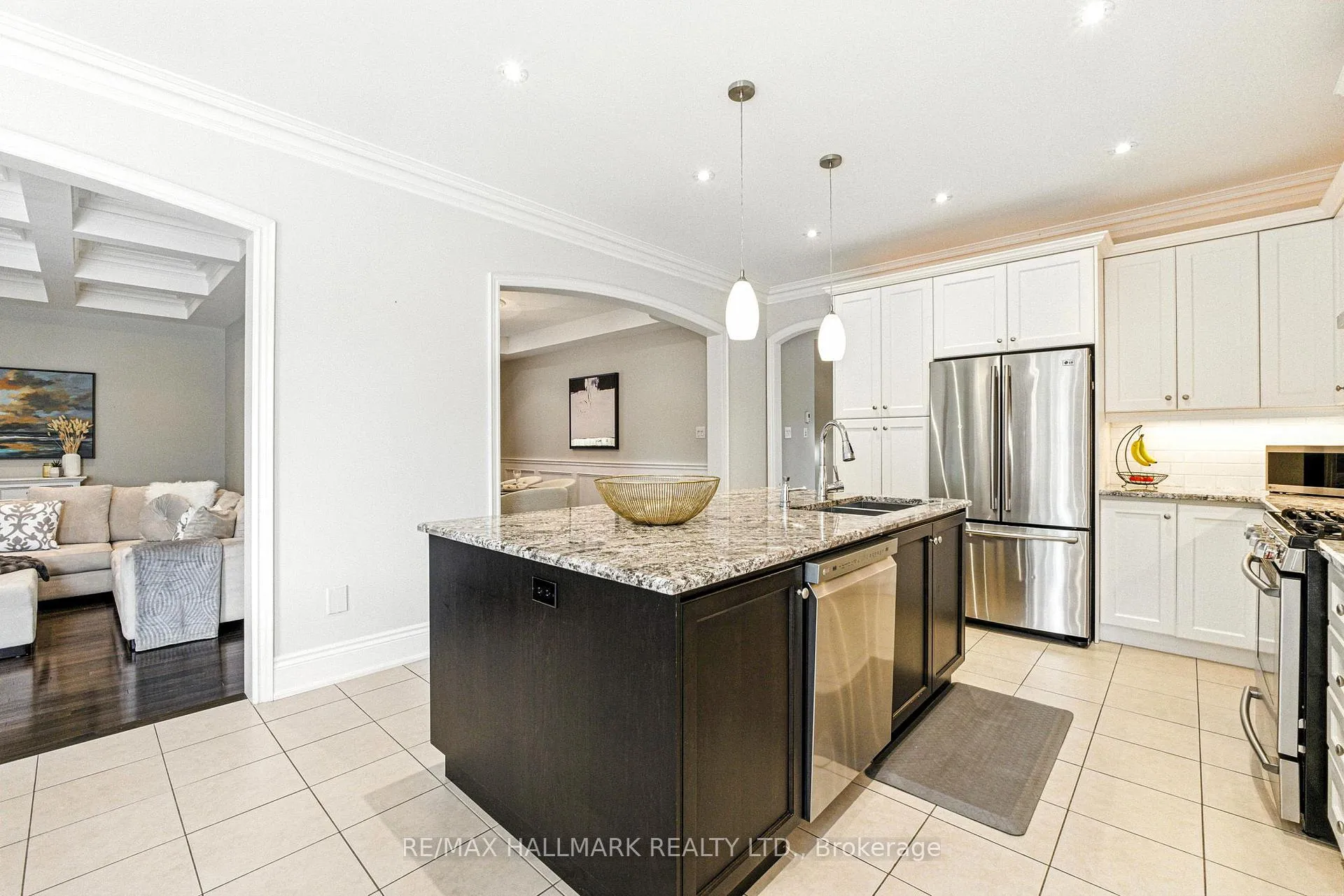 Photo 12 of 2 Noce Way, Vaughan, Vellore Village — HOMEH