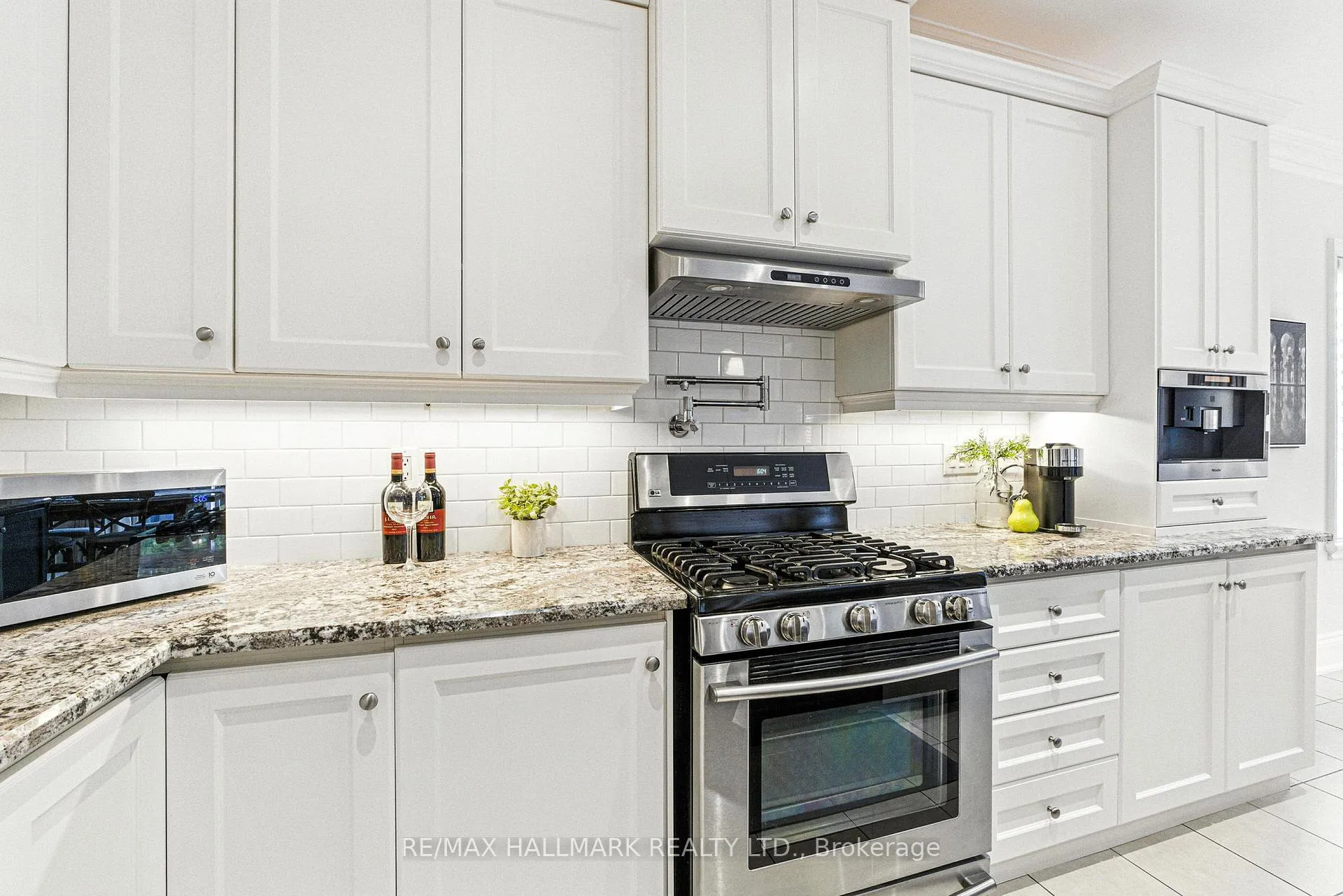 Photo 15 of 2 Noce Way, Vaughan, Vellore Village — HOMEH
