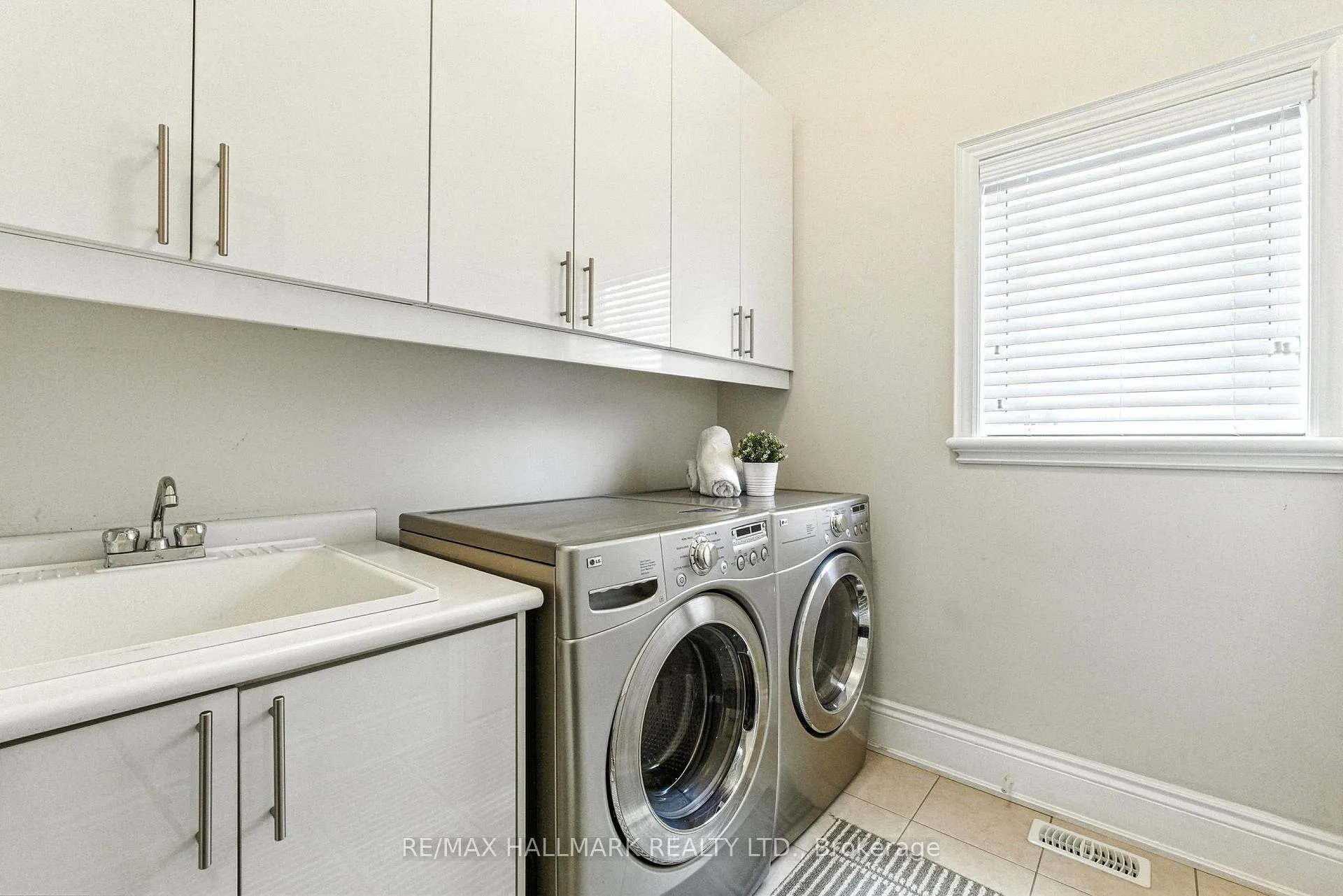 Photo 20 of 2 Noce Way, Vaughan, Vellore Village — HOMEH