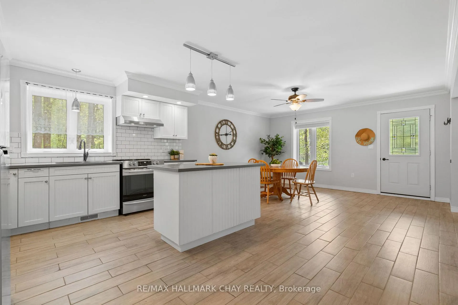 Photo 4 of 45 Wakunda Crescent, Tiny, Rural Tiny — HOMEH