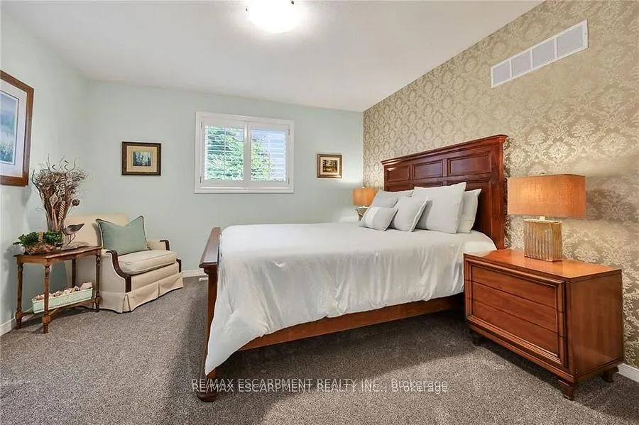 Photo 31 of 15 Pelham Drive, Hamilton, Meadowlands — HOMEH