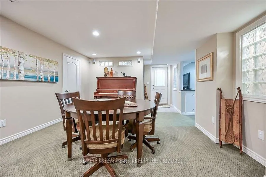 Photo 37 of 15 Pelham Drive, Hamilton, Meadowlands — HOMEH