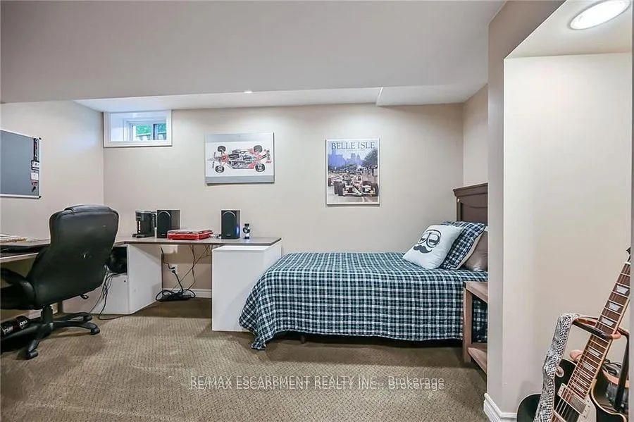 Photo 38 of 15 Pelham Drive, Hamilton, Meadowlands — HOMEH