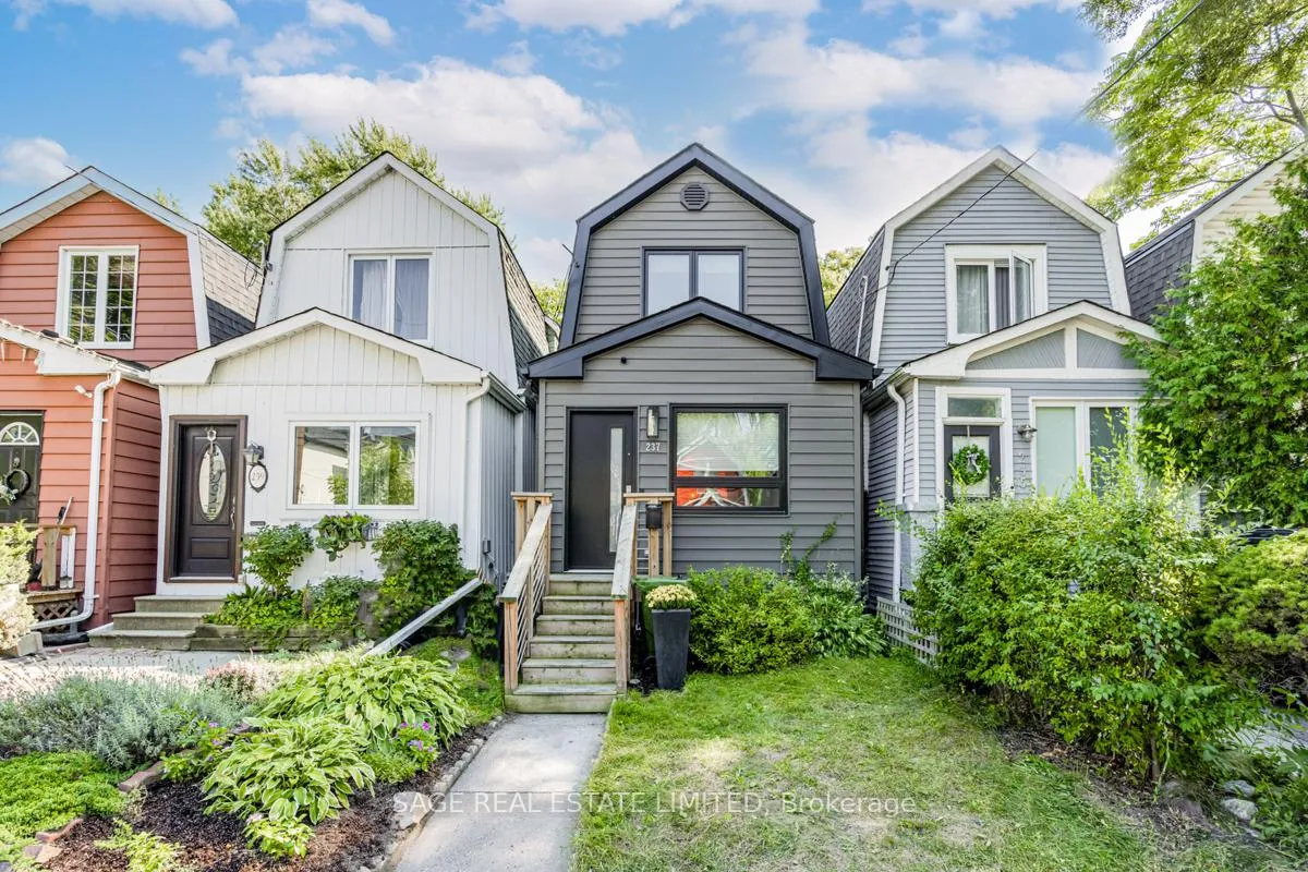 Photo 2 of 237 Lumsden Avenue, Toronto, Woodbine-Lumsden — HOMEH