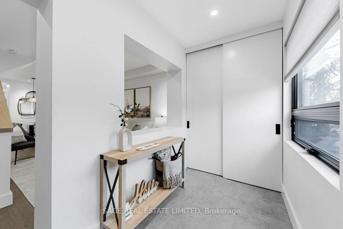 Photo 3 of 237 Lumsden Avenue, Toronto, Woodbine-Lumsden — HOMEH