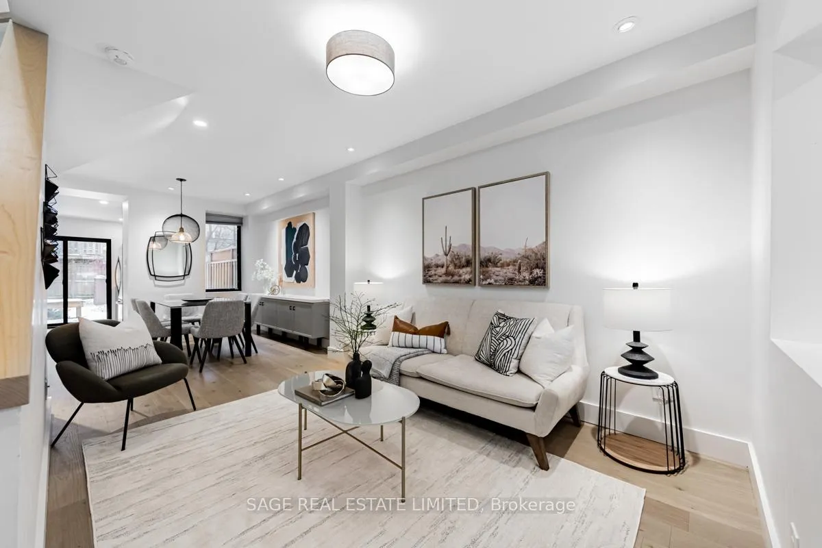Photo 5 of 237 Lumsden Avenue, Toronto, Woodbine-Lumsden — HOMEH