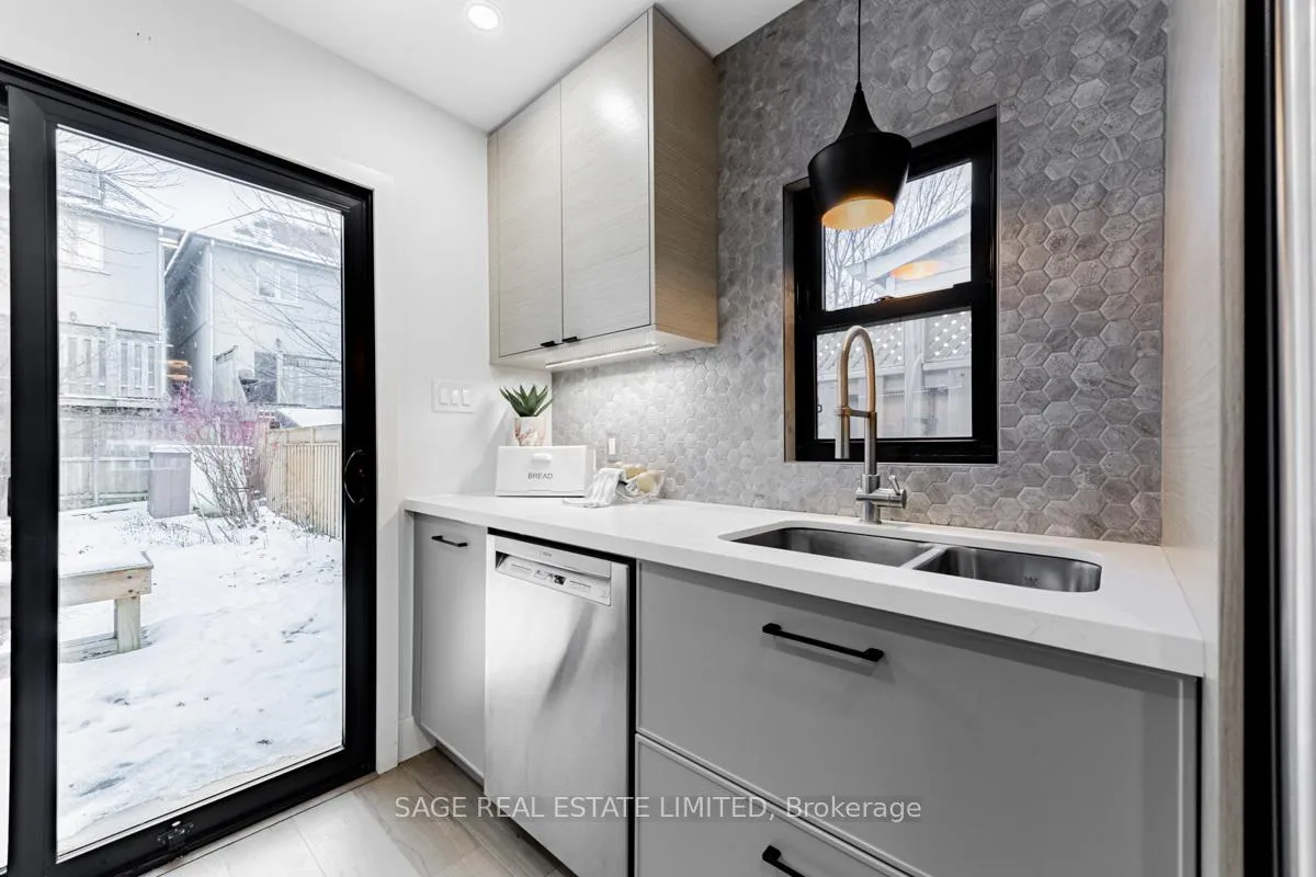 Photo 13 of 237 Lumsden Avenue, Toronto, Woodbine-Lumsden — HOMEH