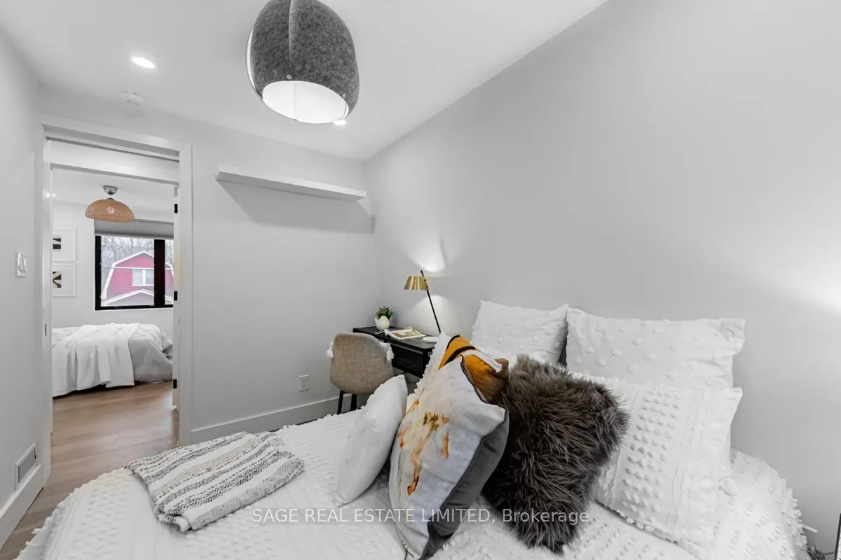 Photo 19 of 237 Lumsden Avenue, Toronto, Woodbine-Lumsden — HOMEH
