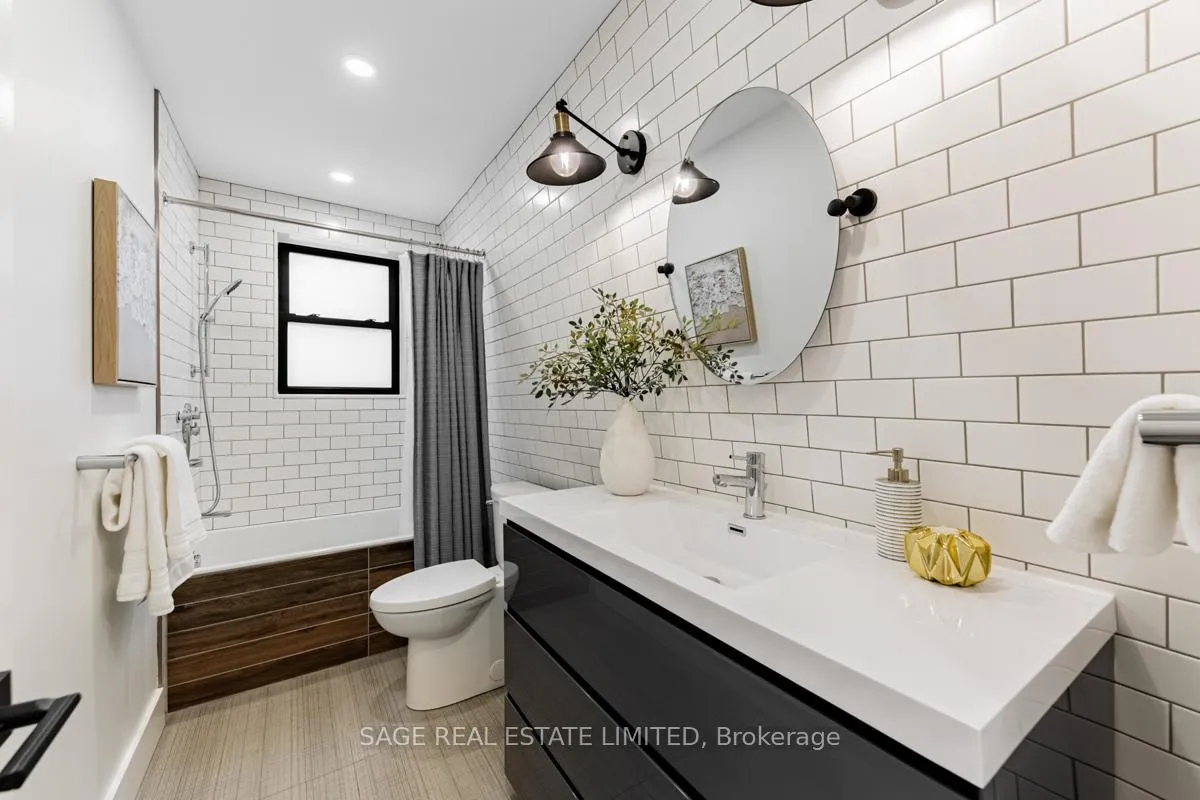 Photo 20 of 237 Lumsden Avenue, Toronto, Woodbine-Lumsden — HOMEH