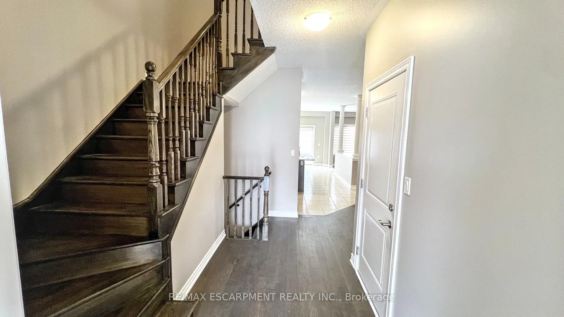 Photo 3 of 88 Rockledge Drive, Hamilton, Stoney Creek — HOMEH