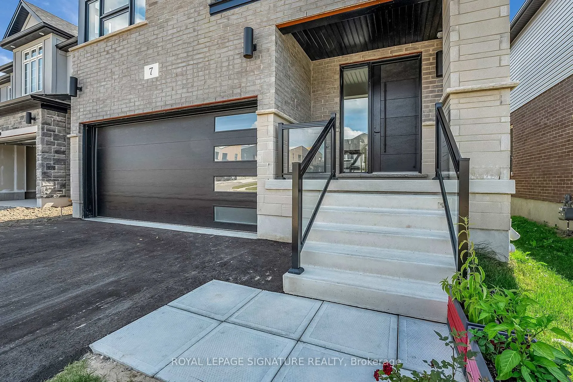 Photo 3 of 7 Carina Street E, Kitchener — HOMEH