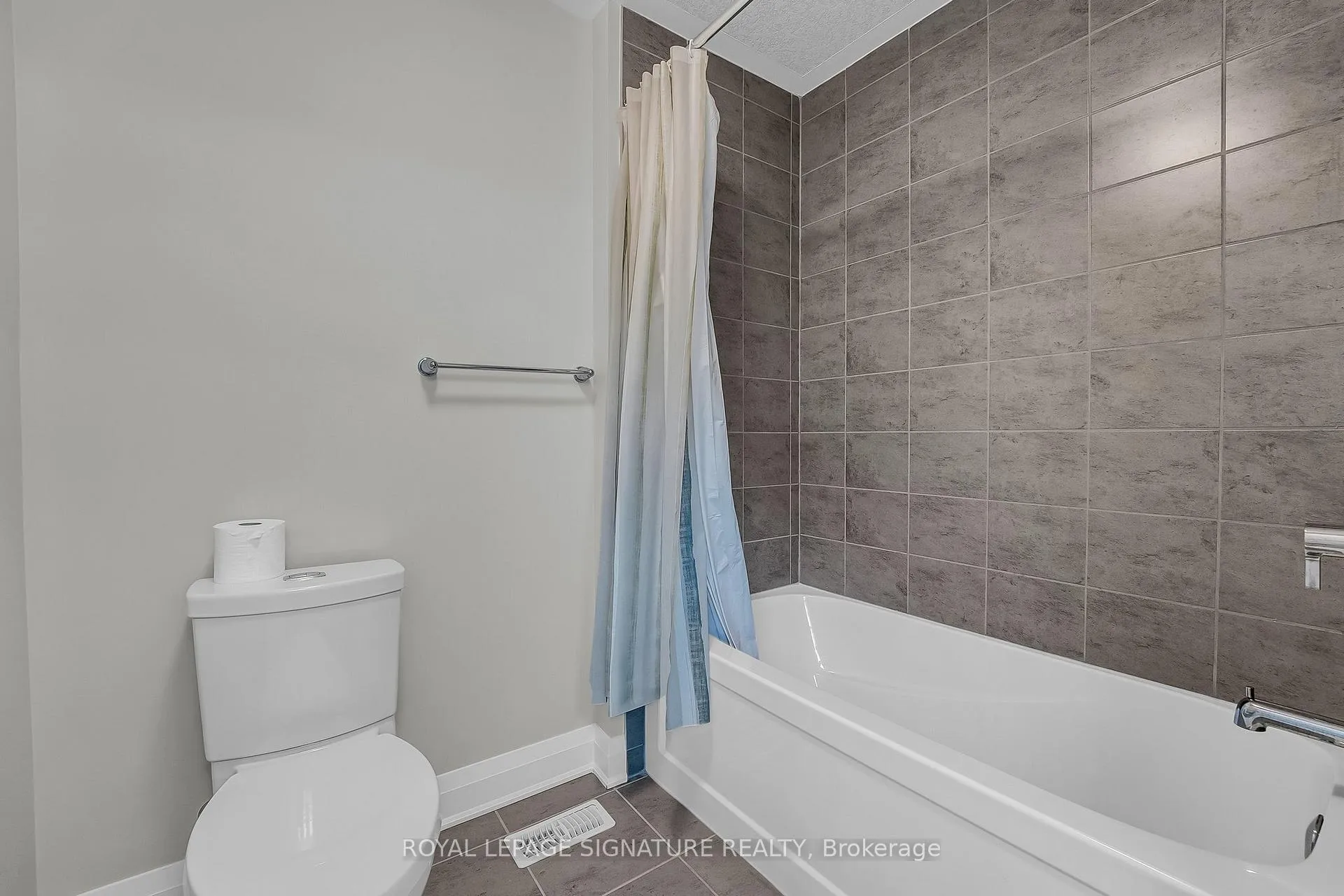 Photo 25 of 7 Carina Street E, Kitchener — HOMEH