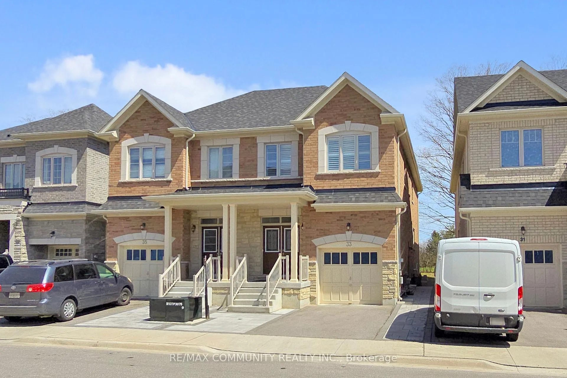 Photo 3 of 33 Erintol Way, Markham, Cedarwood — HOMEH