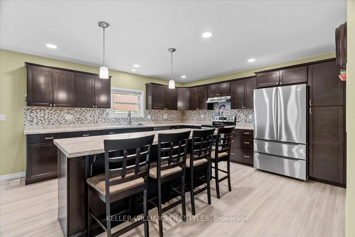 Photo 9 of 583 St.clair Street, Warwick, Watford — HOMEH