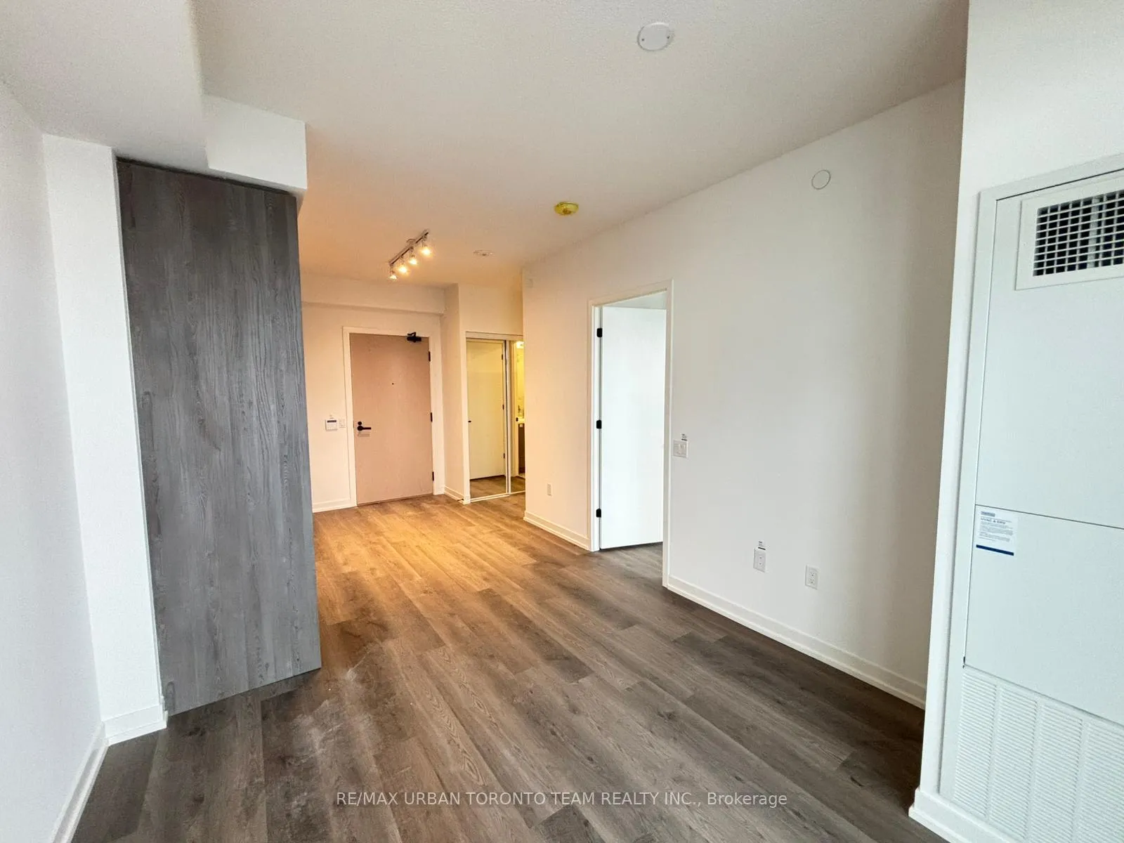 Photo 3 of Unit 1003, 8 Interchange Way, Vaughan, Vaughan Corporate Centre — HOMEH