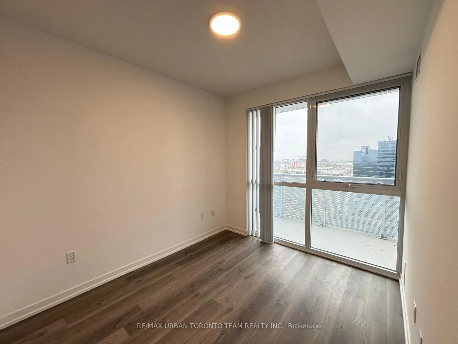 Photo 6 of Unit 1003, 8 Interchange Way, Vaughan, Vaughan Corporate Centre — HOMEH