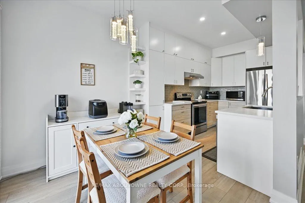 Photo 15 of 31 Olivia Place, Hamilton, Ancaster — HOMEH