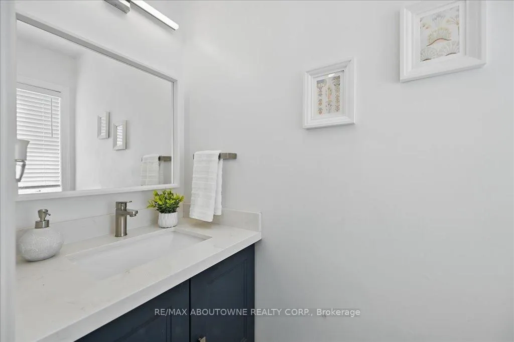 Photo 16 of 31 Olivia Place, Hamilton, Ancaster — HOMEH