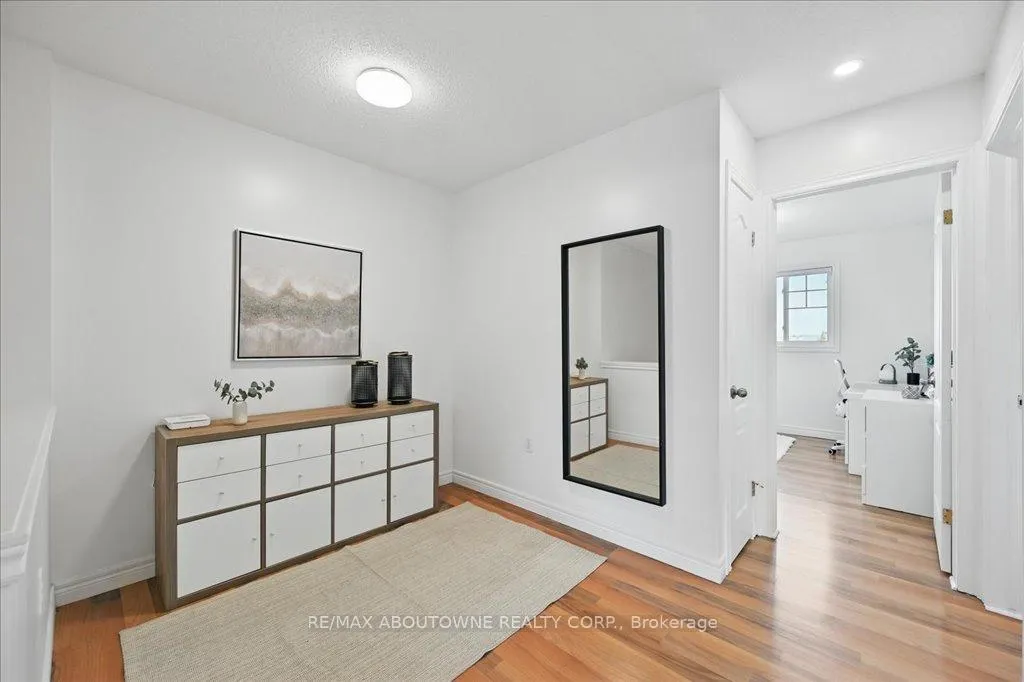 Photo 18 of 31 Olivia Place, Hamilton, Ancaster — HOMEH