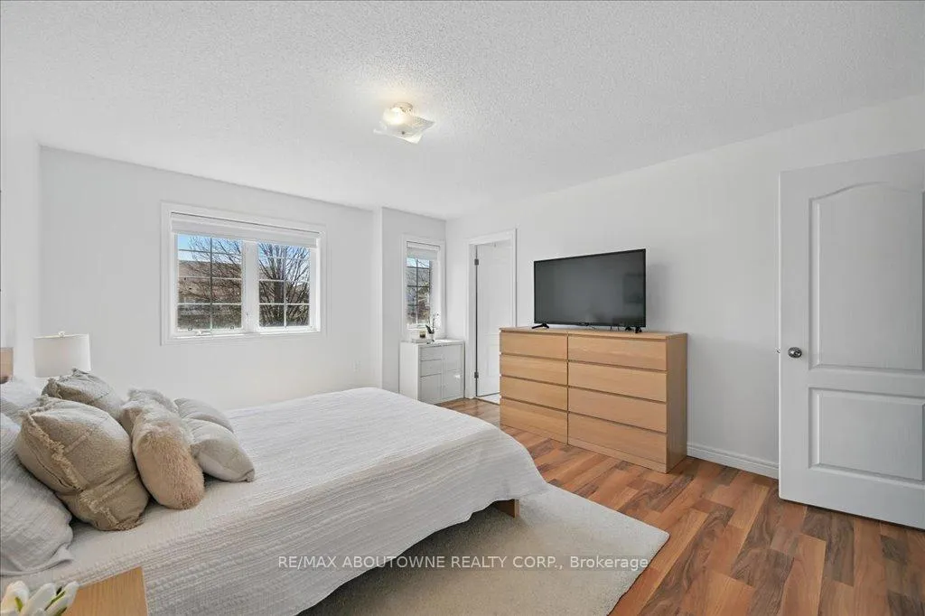 Photo 20 of 31 Olivia Place, Hamilton, Ancaster — HOMEH